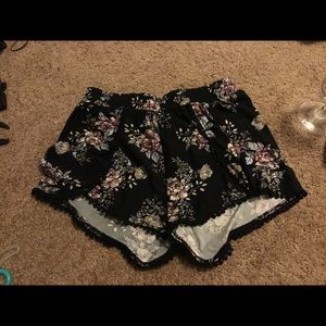 Very cute black floral baggy shorts